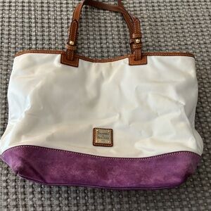 🤍💜 EUC Dooney & Bourke White and Purple Women's Bag